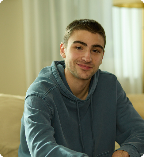 Νέοι σε ομαδική συνεδρία υποστήριξης